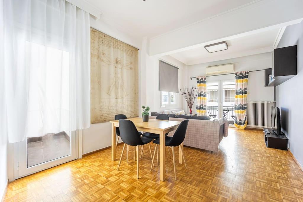 Apartment In The Middle Of Everything Athene Buitenkant foto