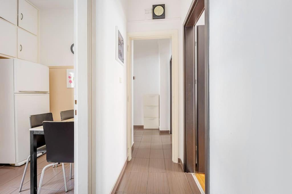 Apartment In The Middle Of Everything Athene Buitenkant foto