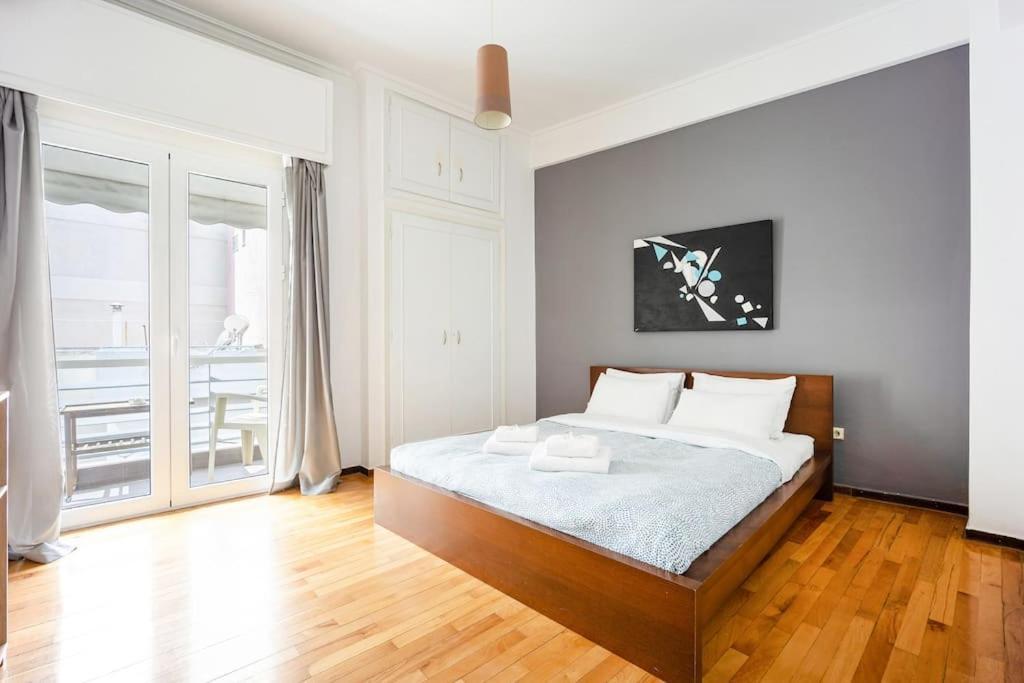 Apartment In The Middle Of Everything Athene Buitenkant foto