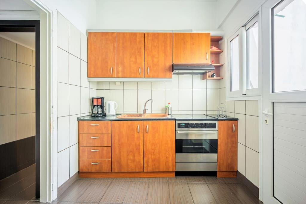 Apartment In The Middle Of Everything Athene Buitenkant foto