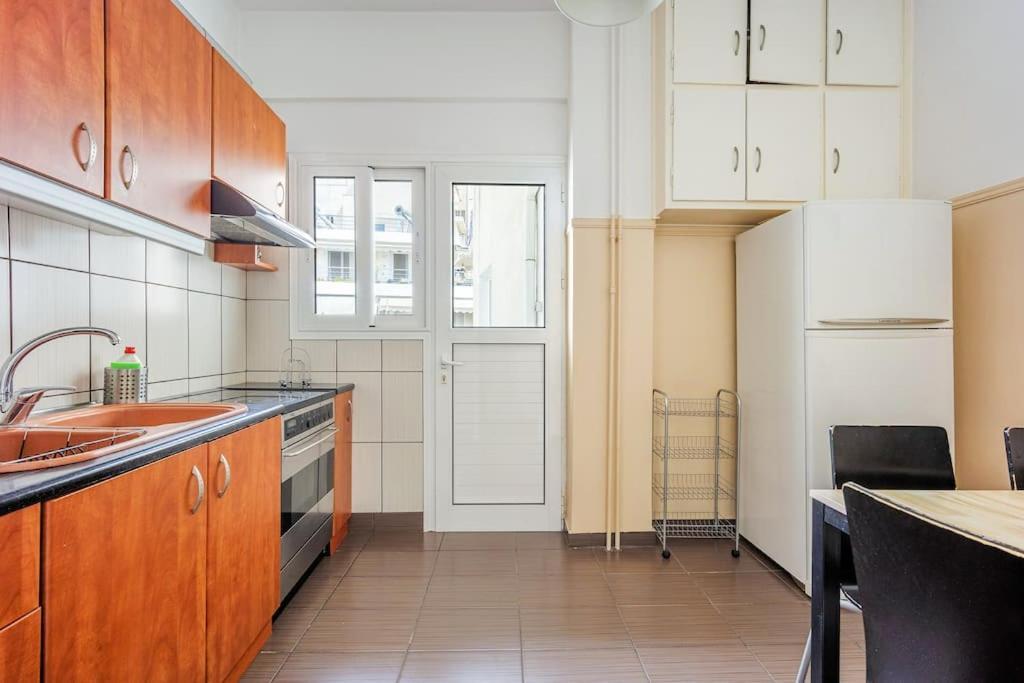 Apartment In The Middle Of Everything Athene Buitenkant foto