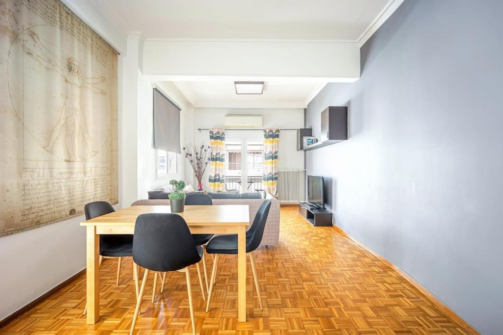 Apartment In The Middle Of Everything Athene Buitenkant foto